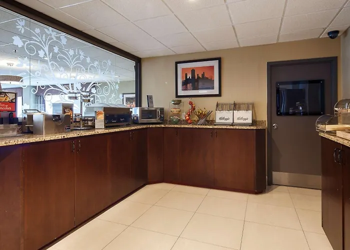 Western O'hare/elk Grove Hotel 3*