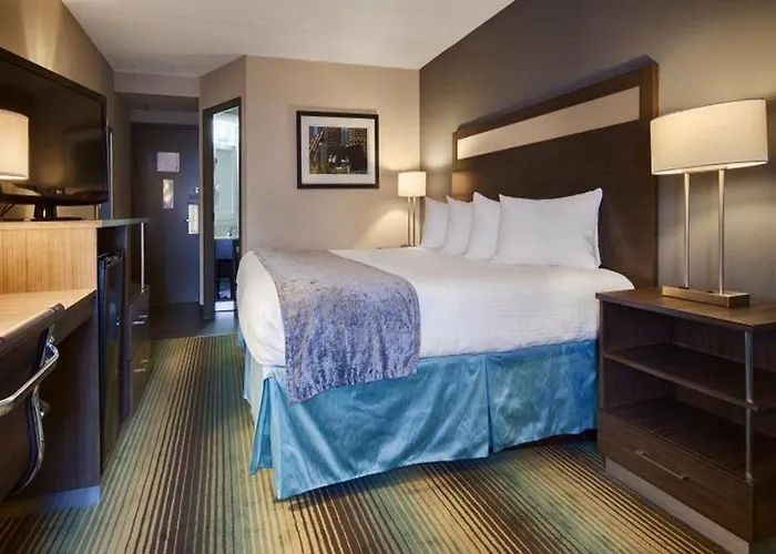 Western O'hare/elk Grove Hotel 3*